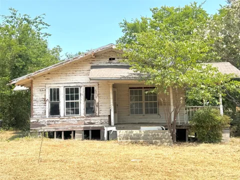 204 W Maple Street