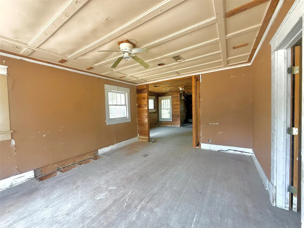 204 W Maple Street Whitewright, TX 75491