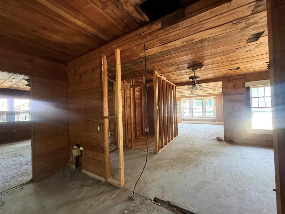 204 W Maple Street Whitewright, TX 75491