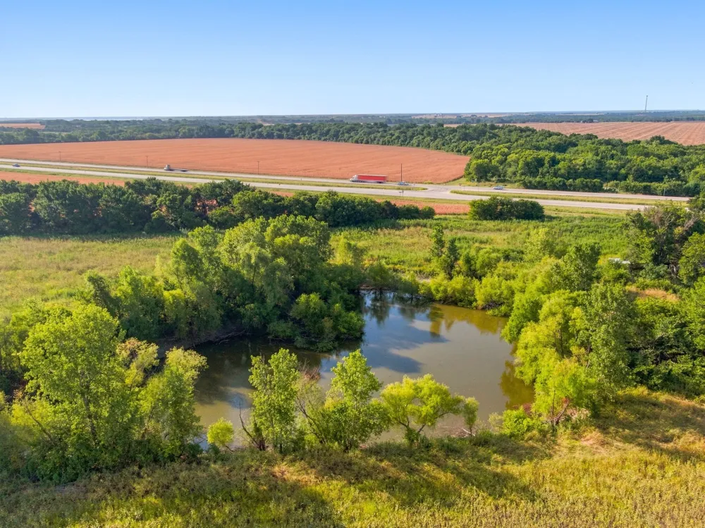 8424 W Ennis Avenue Ennis, TX 75119