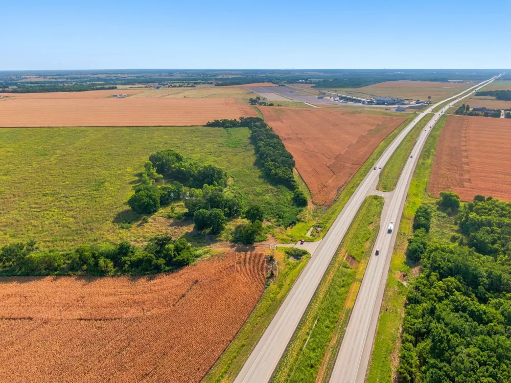 8424 W Ennis Avenue Ennis, TX 75119