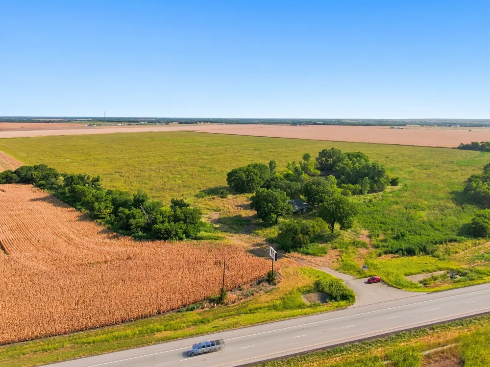 8424 W Ennis Avenue Ennis, TX 75119