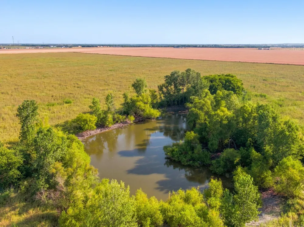 8424 W Ennis Avenue Ennis, TX 75119