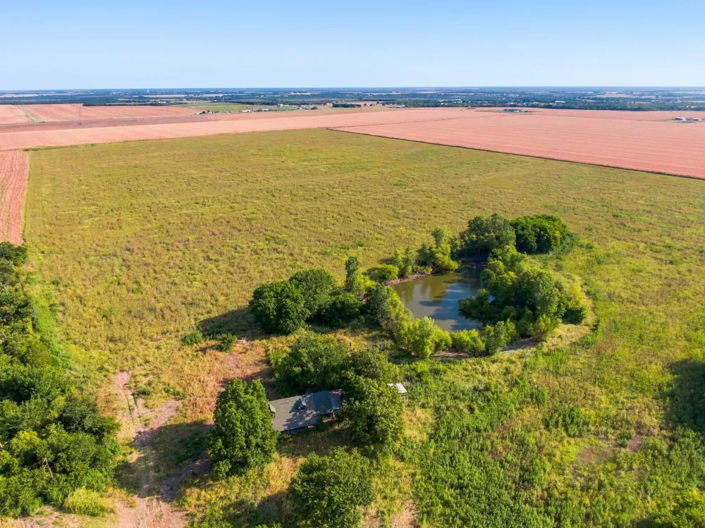 8424 W Ennis Avenue Ennis, TX 75119