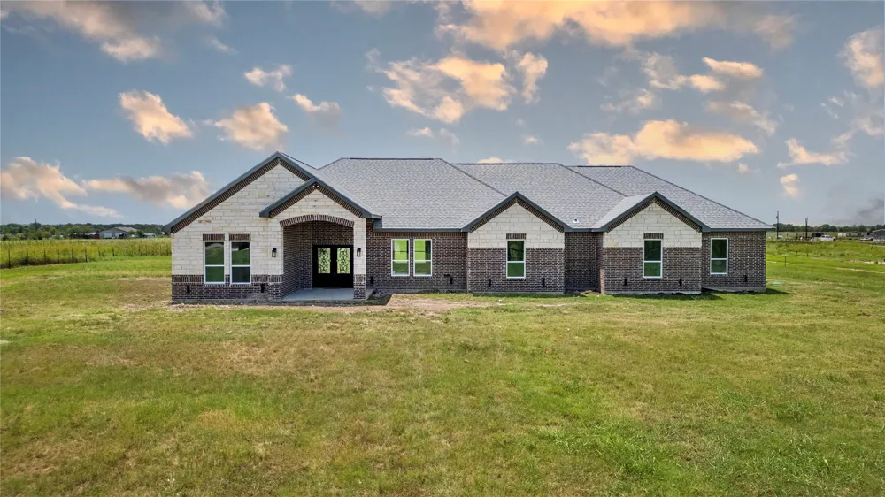 809 Vz County Road 2623 Wills Point, TX 75169