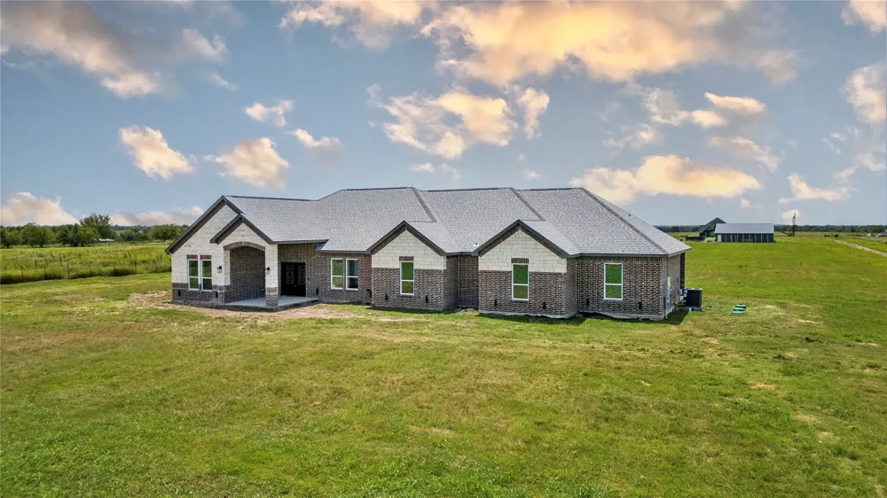 809 Vz County Road 2623 Wills Point, TX 75169