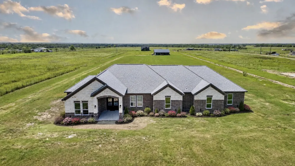 809 Vz County Road 2623 Wills Point, TX 75169