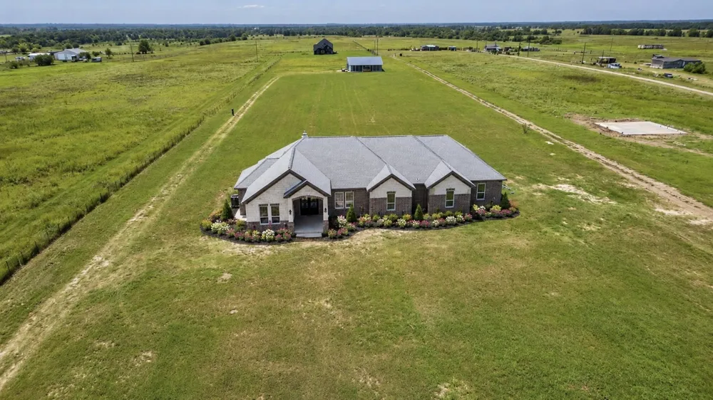 809 Vz County Road 2623 Wills Point, TX 75169
