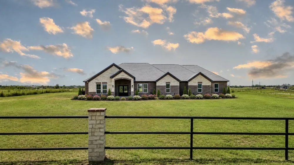 809 Vz County Road 2623 Wills Point, TX 75169