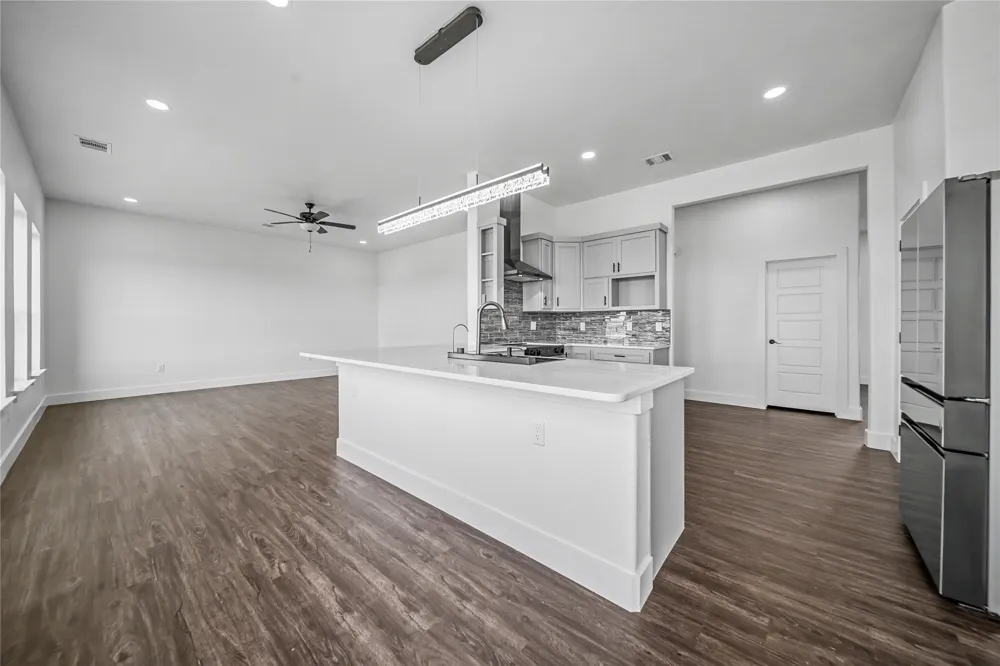 809 Vz County Road 2623 Wills Point, TX 75169