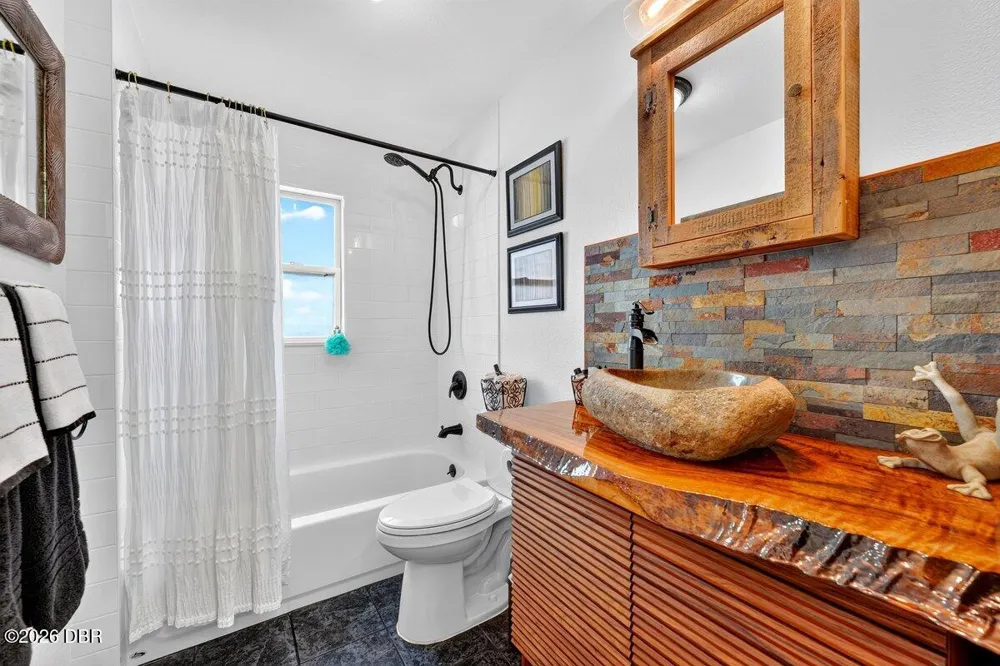 237 Brittany Avenue Port Orange, FL 32127