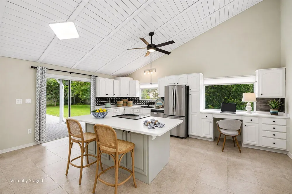 2550 COREY AVENUE Melbourne, FL 32904