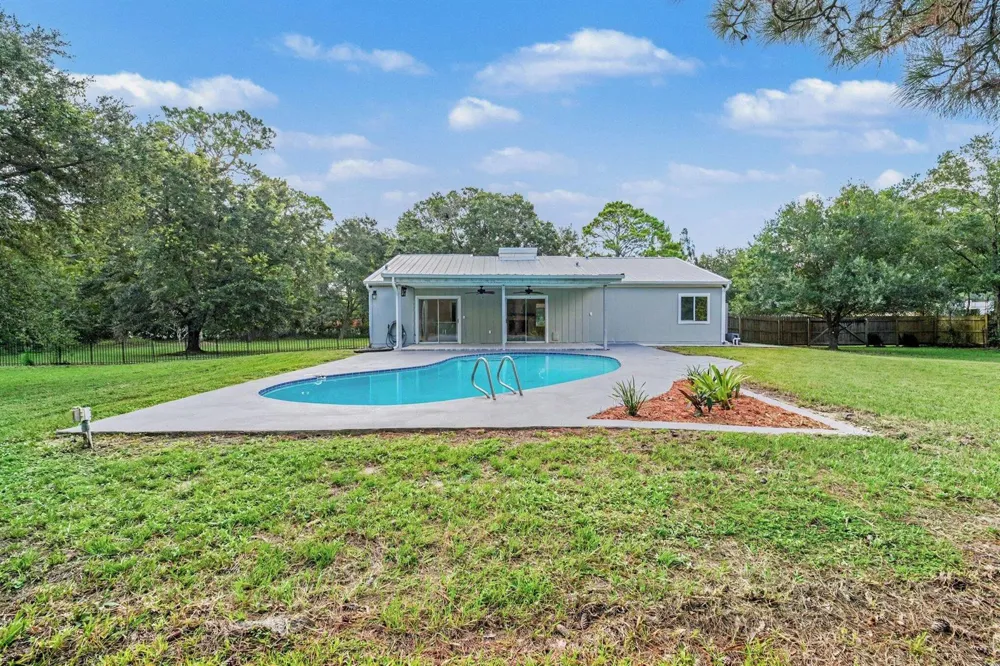 2550 COREY AVENUE Melbourne, FL 32904