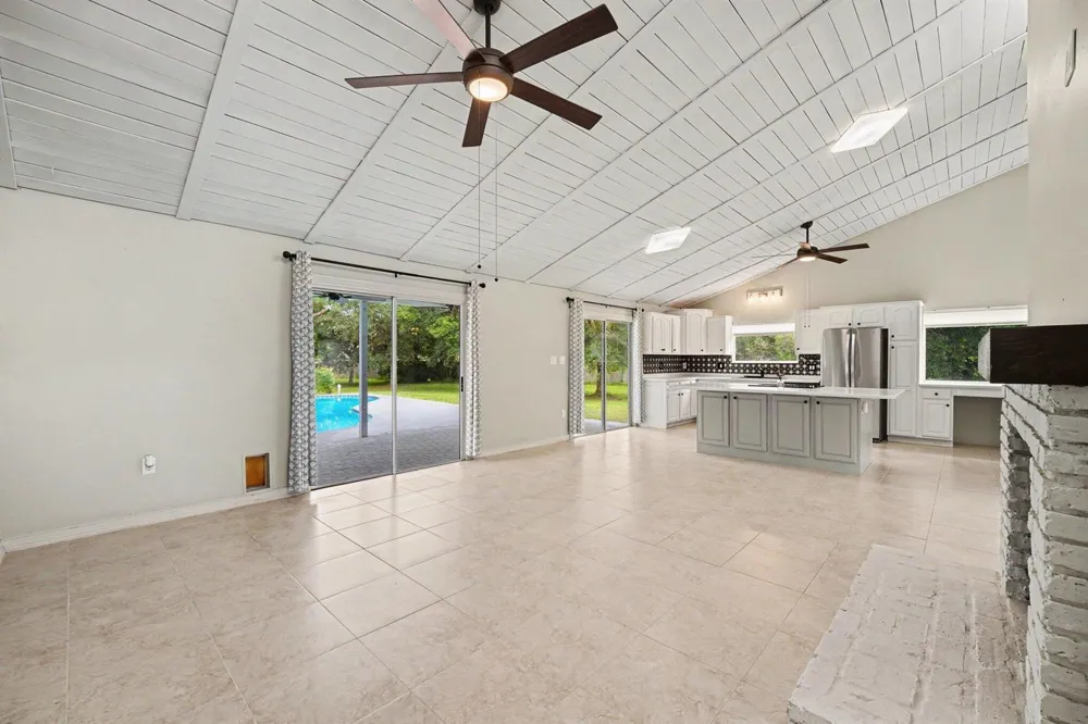 2550 COREY AVENUE Melbourne, FL 32904