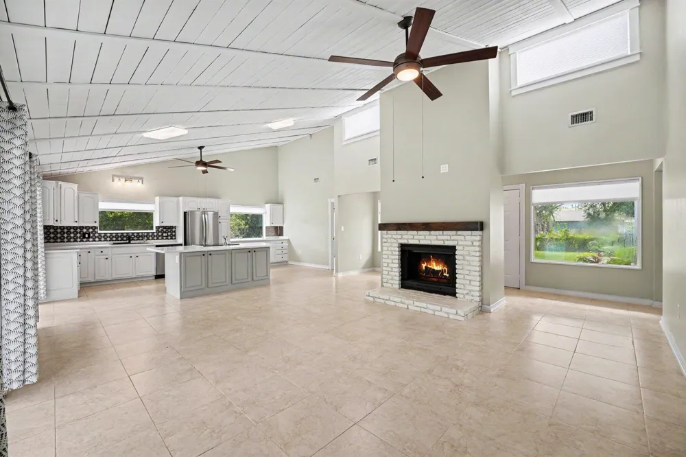 2550 COREY AVENUE Melbourne, FL 32904