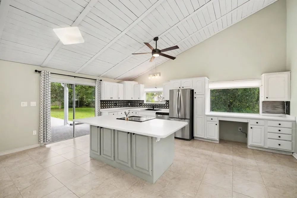 2550 COREY AVENUE Melbourne, FL 32904