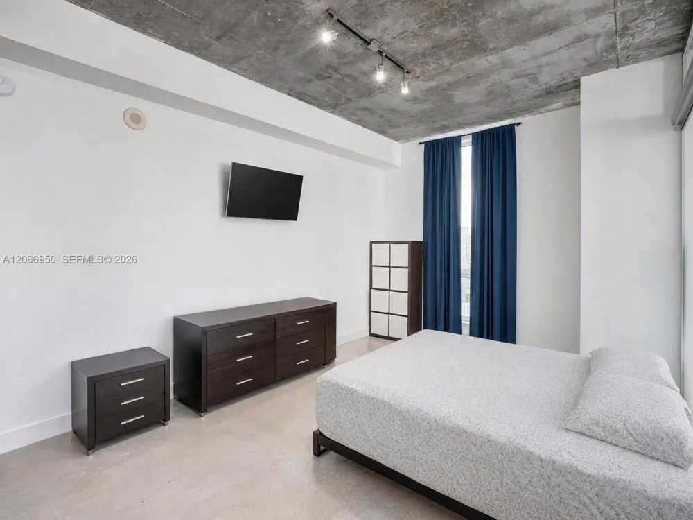 234 NE 3rd St #1007 Miami, FL 33132