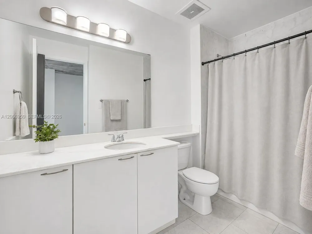 234 NE 3rd St #1007 Miami, FL 33132