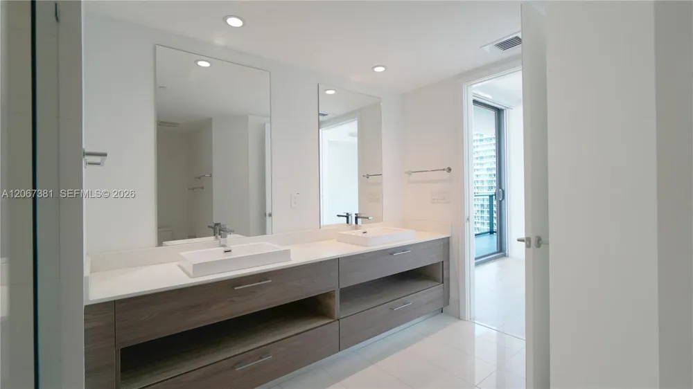 1300 S Miami Ave #2610 Miami, FL 33130
