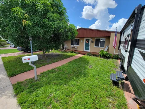 1316 W 61st Pl