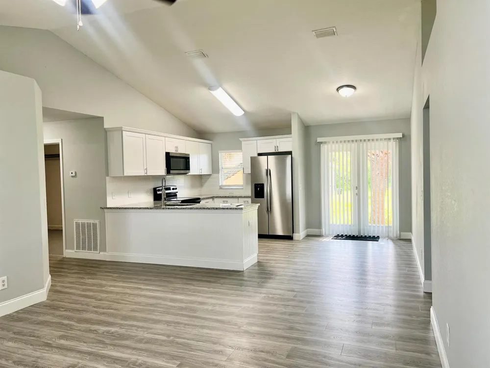 225 12th Street SW Vero Beach, FL 32962