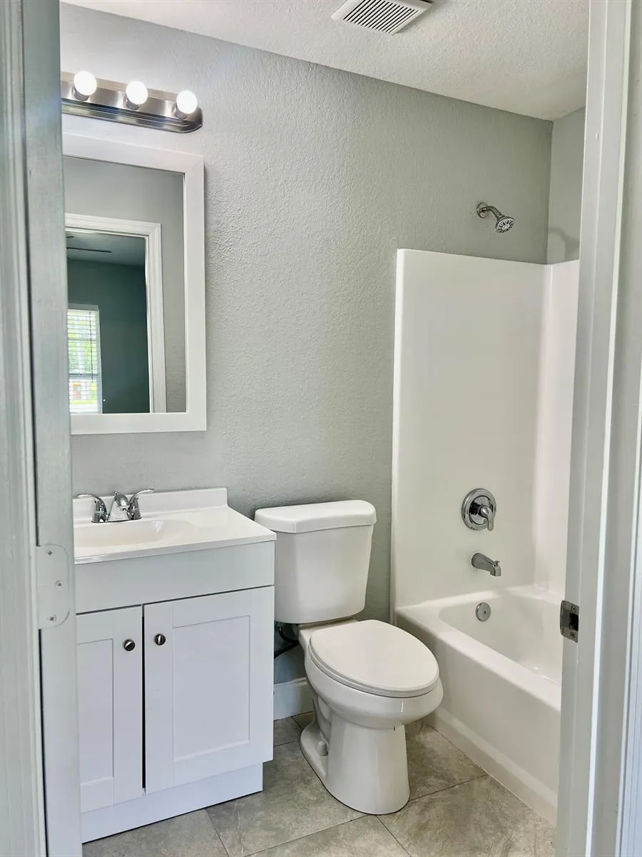225 12th Street SW Vero Beach, FL 32962