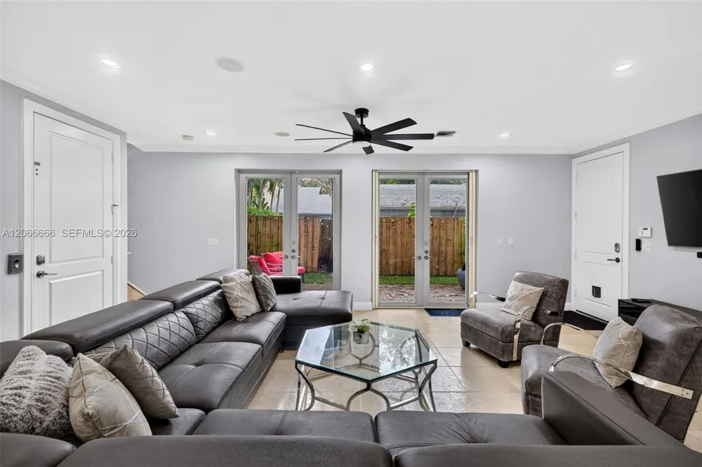 125 NE 16th Ter Fort Lauderdale, FL 33301