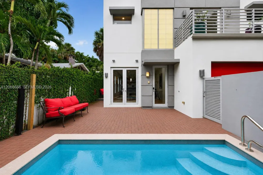 125 NE 16th Ter Fort Lauderdale, FL 33301