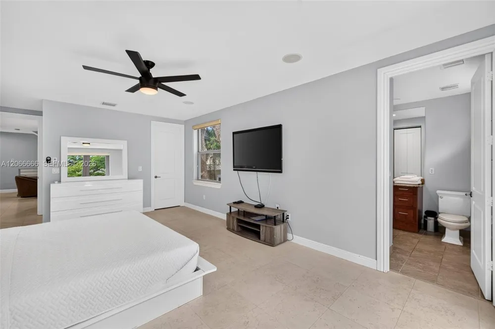 125 NE 16th Ter Fort Lauderdale, FL 33301