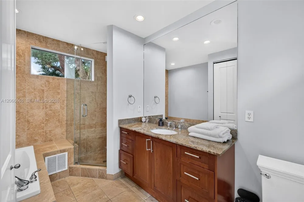 125 NE 16th Ter Fort Lauderdale, FL 33301
