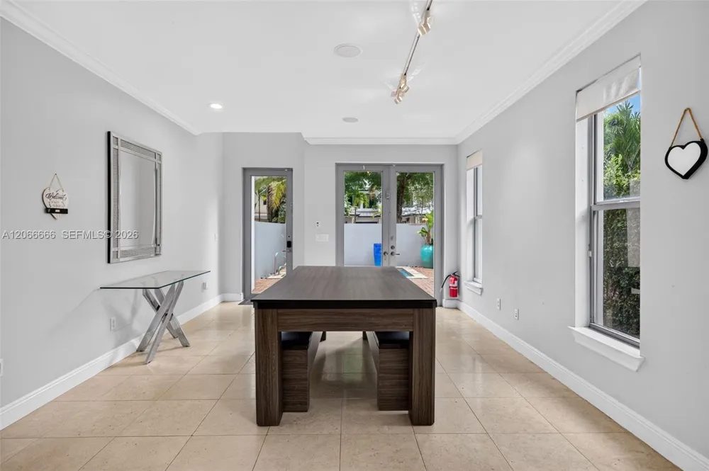 125 NE 16th Ter Fort Lauderdale, FL 33301