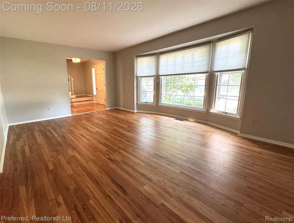 1684 Lexington Street Plymouth City, MI 48170
