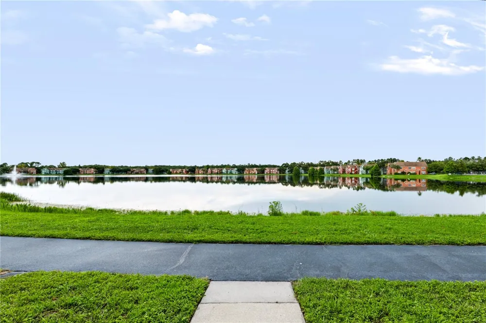 9818 LAKE CHASE ISLAND WAY #9818 Tampa, FL 33626