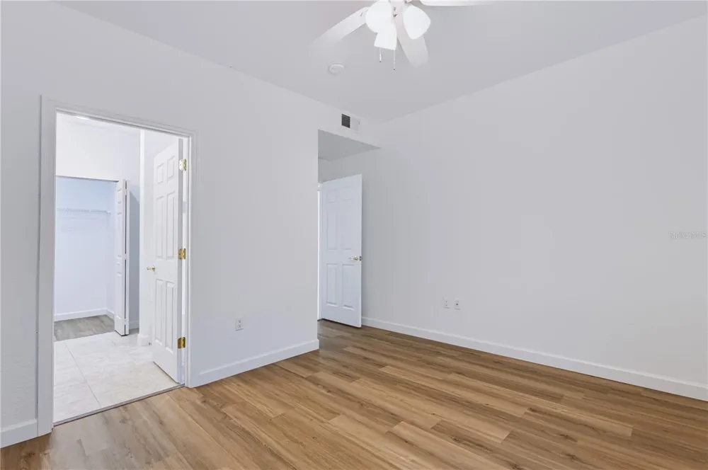 9818 LAKE CHASE ISLAND WAY #9818 Tampa, FL 33626