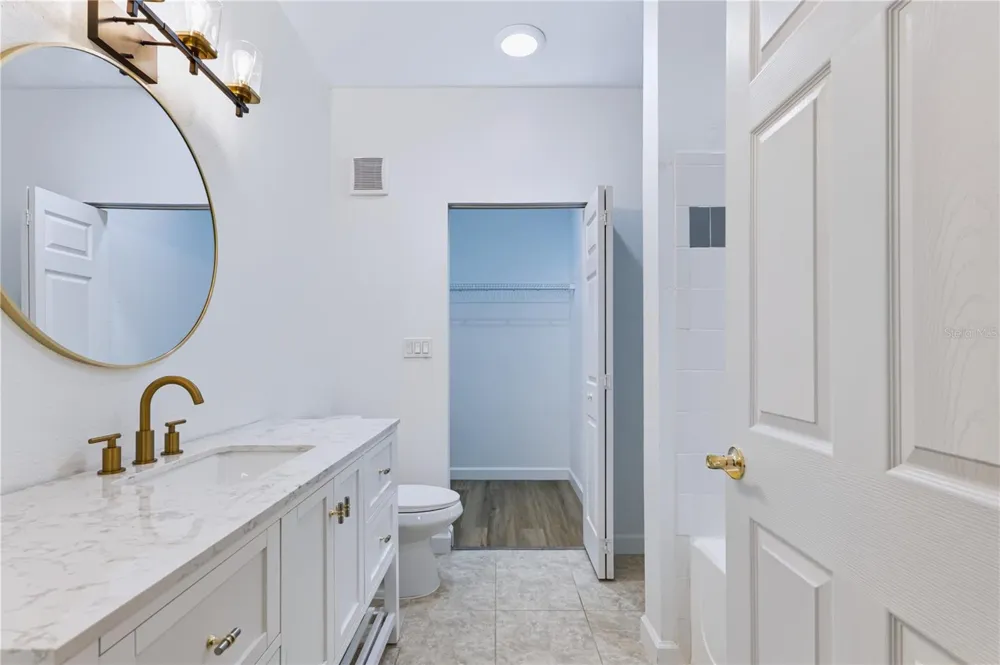 9818 LAKE CHASE ISLAND WAY #9818 Tampa, FL 33626