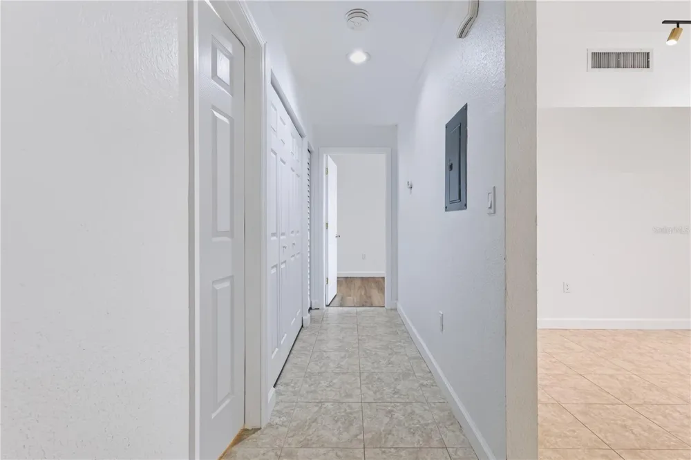 9818 LAKE CHASE ISLAND WAY #9818 Tampa, FL 33626