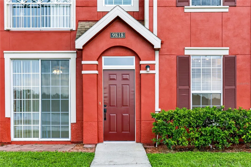9818 LAKE CHASE ISLAND WAY #9818 Tampa, FL 33626