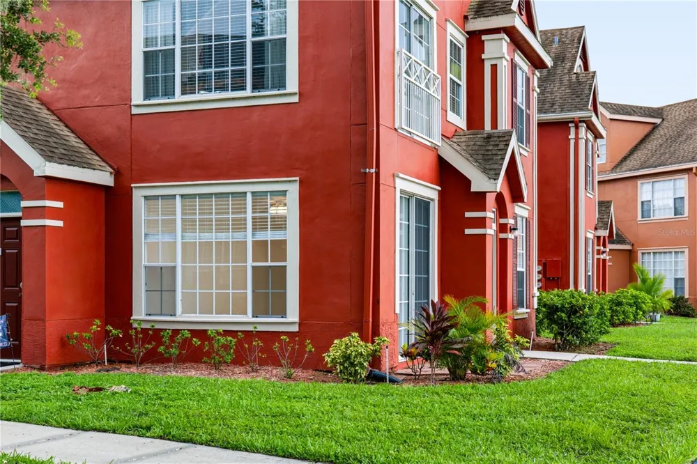 9818 LAKE CHASE ISLAND WAY #9818 Tampa, FL 33626
