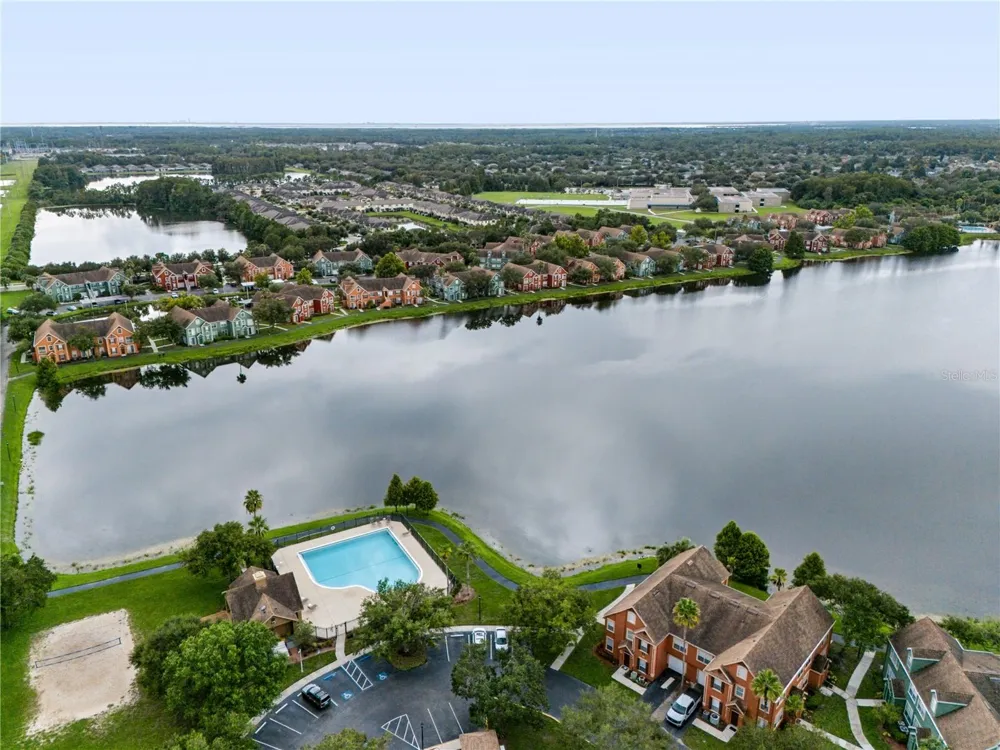 9818 LAKE CHASE ISLAND WAY #9818 Tampa, FL 33626