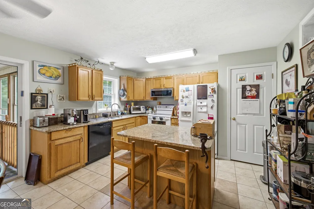 975 Chattahoochee WAY Cornelia, GA 30531