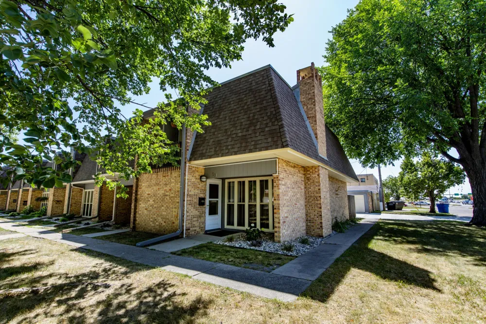 801 23rd Avenue S Moorhead, MN 56560