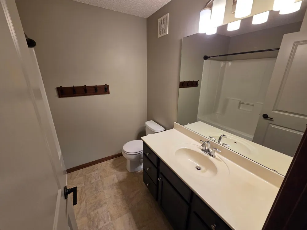 18442 Lafayette Way #628E Lakeville, MN 55044