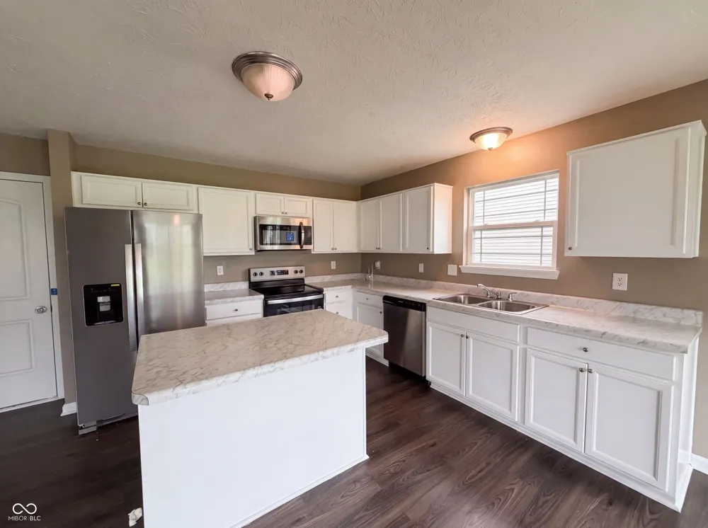8196 Alyssum Drive Plainfield, IN 46168