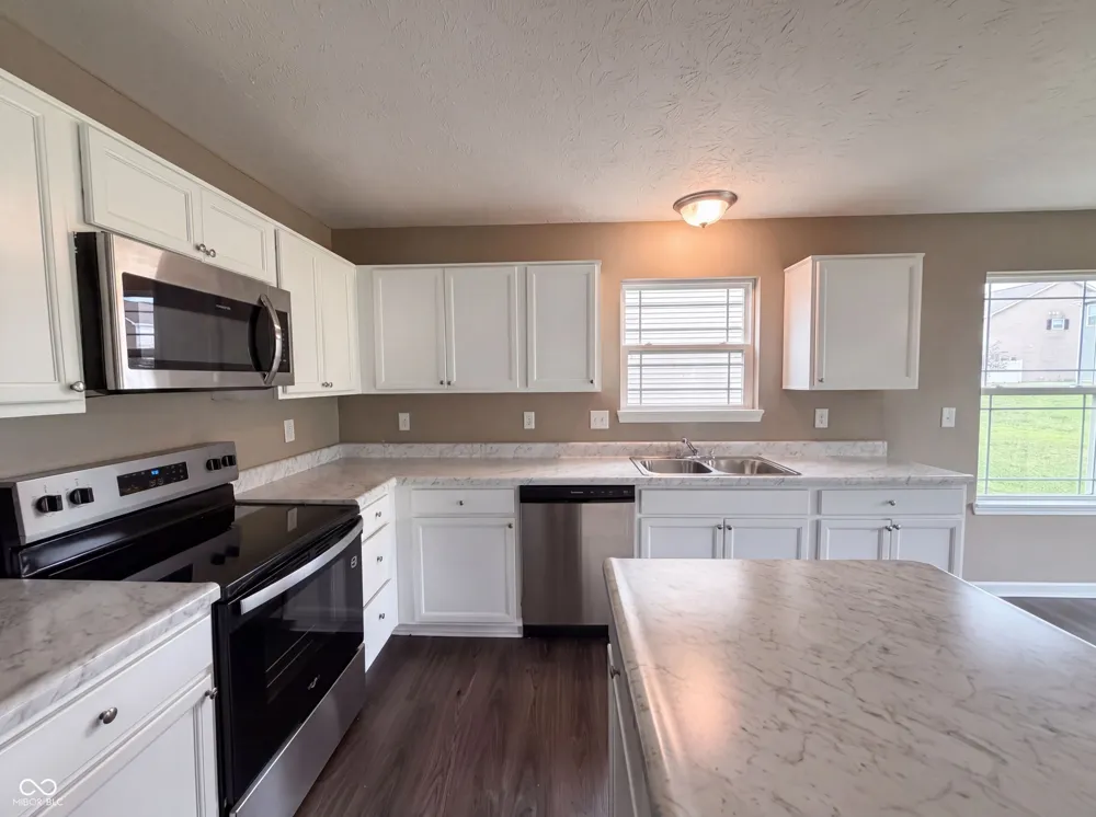 8196 Alyssum Drive Plainfield, IN 46168