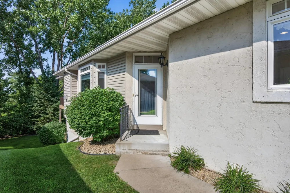 8808 Preserve Trail Savage, MN 55378