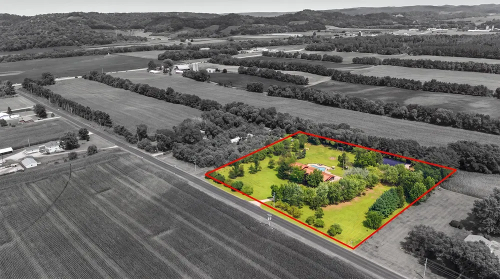 N15648 W Prairie Road Trempealeau, WI 54661