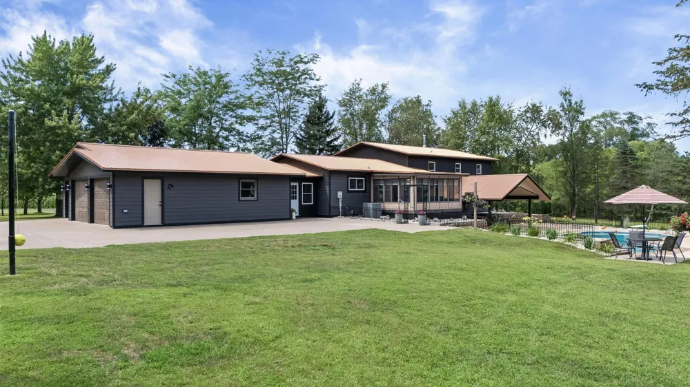 N15648 W Prairie Road Trempealeau, WI 54661