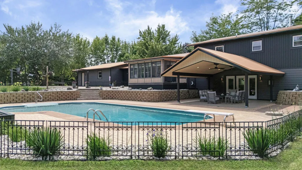 N15648 W Prairie Road Trempealeau, WI 54661