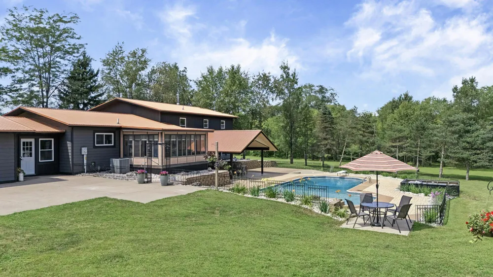 N15648 W Prairie Road Trempealeau, WI 54661