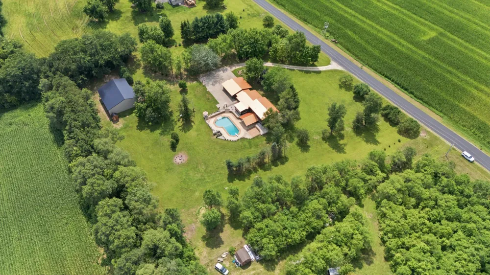 N15648 W Prairie Road Trempealeau, WI 54661